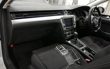 Volkswagen Passat B8 рестайлинг, 2015 год, 1 390 000 рублей, 22 фотография