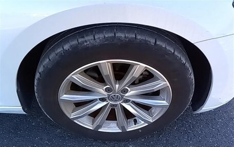 Volkswagen Passat B8 рестайлинг, 2015 год, 1 390 000 рублей, 30 фотография