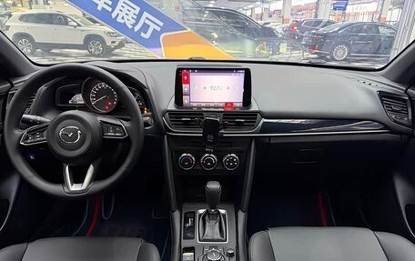 Mazda CX-4, 2021 год, 2 290 000 рублей, 7 фотография