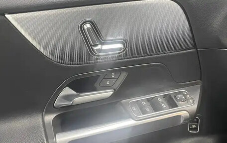 Mercedes-Benz GLB, 2021 год, 1 900 000 рублей, 9 фотография