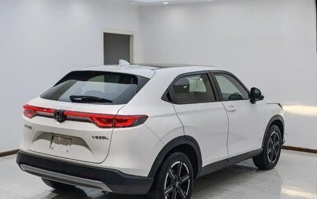 Honda Vezel, 2023 год, 1 740 000 рублей, 4 фотография