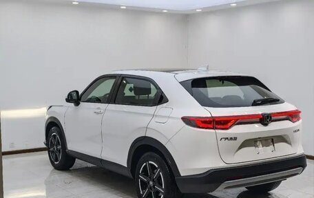 Honda Vezel, 2023 год, 1 740 000 рублей, 6 фотография