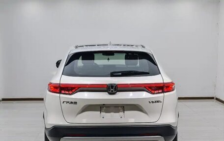 Honda Vezel, 2023 год, 1 740 000 рублей, 5 фотография