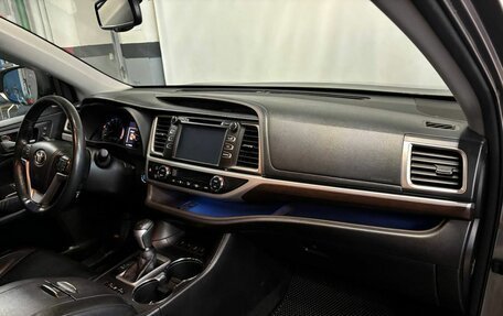 Toyota Highlander III, 2014 год, 2 900 000 рублей, 20 фотография