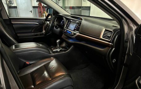Toyota Highlander III, 2014 год, 2 900 000 рублей, 17 фотография
