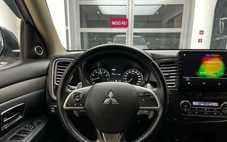 Mitsubishi Outlander III рестайлинг 3, 2013 год, 1 670 000 рублей, 13 фотография