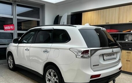 Mitsubishi Outlander III рестайлинг 3, 2013 год, 1 670 000 рублей, 8 фотография