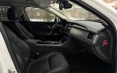 Jaguar XF II, 2017 год, 2 150 000 рублей, 10 фотография