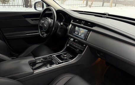 Jaguar XF II, 2017 год, 2 150 000 рублей, 11 фотография