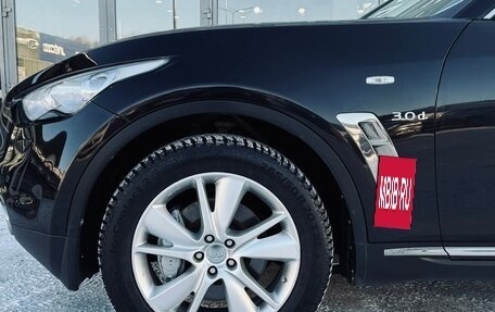 Infiniti QX70, 2015 год, 2 140 000 рублей, 10 фотография