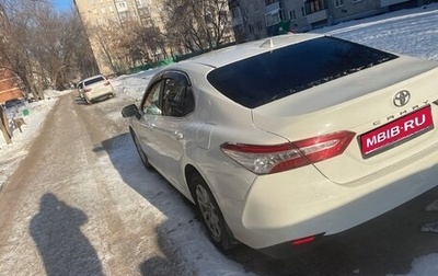 Toyota Camry, 2019 год, 2 050 000 рублей, 1 фотография