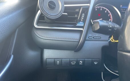 Toyota Camry, 2019 год, 2 050 000 рублей, 11 фотография