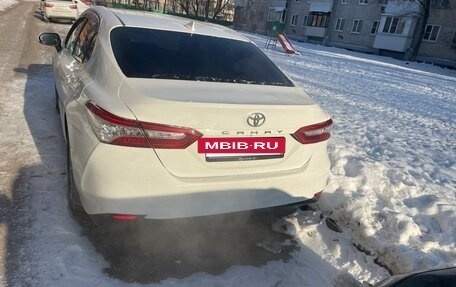 Toyota Camry, 2019 год, 2 050 000 рублей, 5 фотография