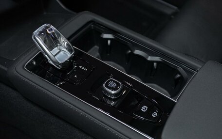 Volvo XC90 II рестайлинг, 2025 год, 13 000 000 рублей, 15 фотография