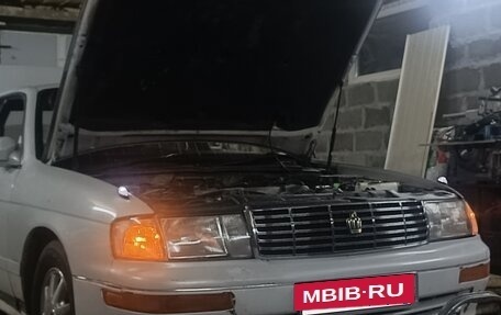 Toyota Crown, 1992 год, 470 000 рублей, 2 фотография