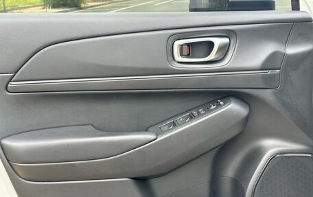 Honda Vezel, 2023 год, 1 650 000 рублей, 10 фотография