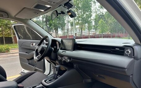 Honda Vezel, 2023 год, 1 650 000 рублей, 15 фотография