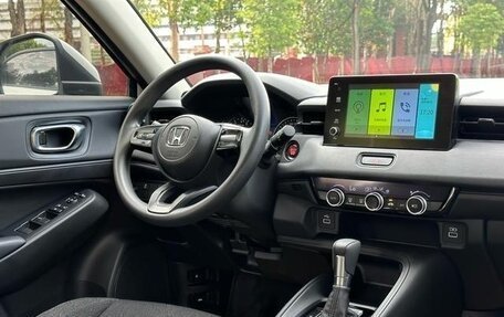 Honda Vezel, 2023 год, 1 650 000 рублей, 17 фотография