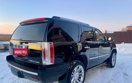 Cadillac Escalade III, 2011 год, 2 250 000 рублей, 2 фотография