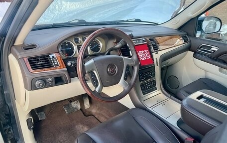 Cadillac Escalade III, 2011 год, 2 250 000 рублей, 13 фотография