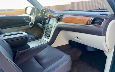 Cadillac Escalade III, 2011 год, 2 250 000 рублей, 18 фотография