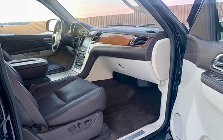 Cadillac Escalade III, 2011 год, 2 250 000 рублей, 16 фотография