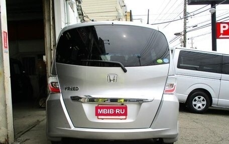 Honda Freed I, 2011 год, 784 000 рублей, 2 фотография