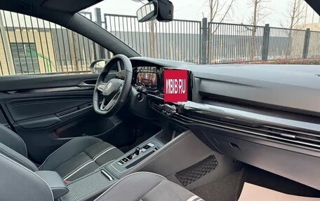 Volkswagen Golf VIII, 2022 год, 1 550 000 рублей, 11 фотография