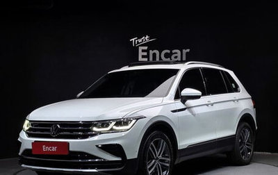 Volkswagen Tiguan II, 2021 год, 3 300 010 рублей, 1 фотография