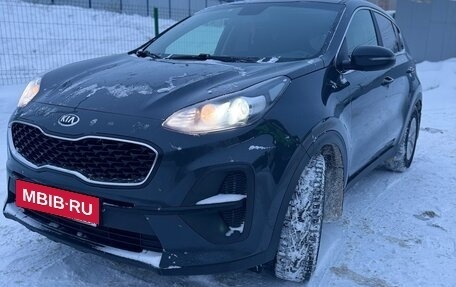 KIA Sportage IV рестайлинг, 2021 год, 2 100 000 рублей, 2 фотография