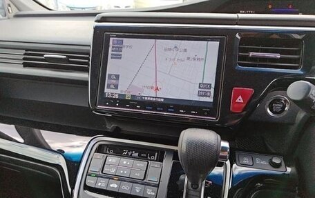 Honda Stepwgn IV, 2016 год, 1 670 000 рублей, 4 фотография