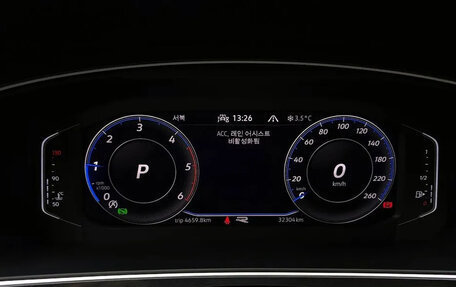 Volkswagen Tiguan II, 2021 год, 3 300 010 рублей, 10 фотография