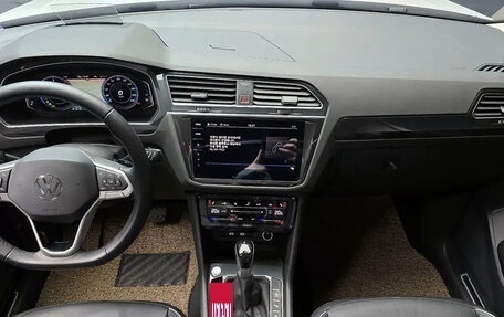 Volkswagen Tiguan II, 2021 год, 3 300 010 рублей, 8 фотография