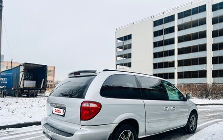 Chrysler Town & Country IV, 2005 год, 750 000 рублей, 5 фотография