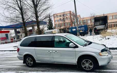 Chrysler Town & Country IV, 2005 год, 750 000 рублей, 3 фотография
