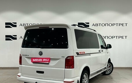 Volkswagen Caravelle T6 рестайлинг, 2016 год, 2 199 000 рублей, 7 фотография