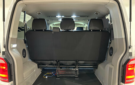 Volkswagen Caravelle T6 рестайлинг, 2016 год, 2 199 000 рублей, 12 фотография