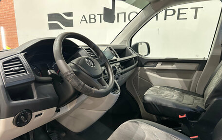 Volkswagen Caravelle T6 рестайлинг, 2016 год, 2 199 000 рублей, 14 фотография