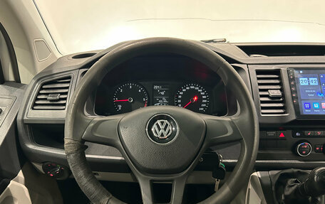 Volkswagen Caravelle T6 рестайлинг, 2016 год, 2 199 000 рублей, 20 фотография