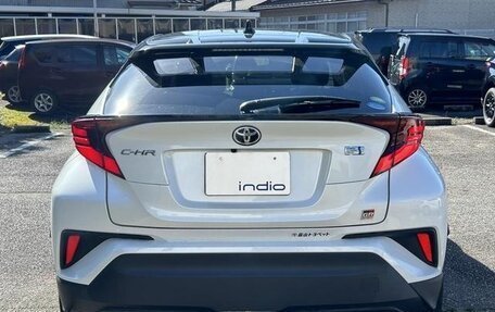 Toyota C-HR I рестайлинг, 2016 год, 1 473 000 рублей, 6 фотография