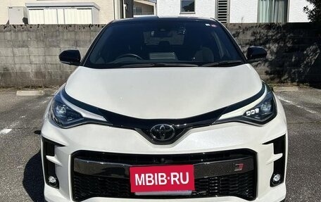 Toyota C-HR I рестайлинг, 2016 год, 1 473 000 рублей, 2 фотография