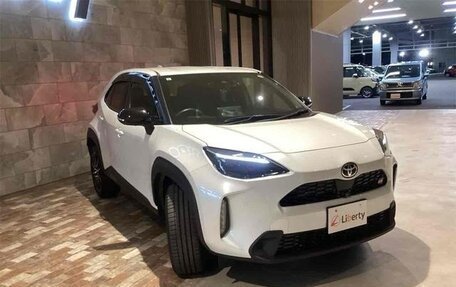 Toyota Yaris Cross, 2023 год, 1 793 000 рублей, 3 фотография