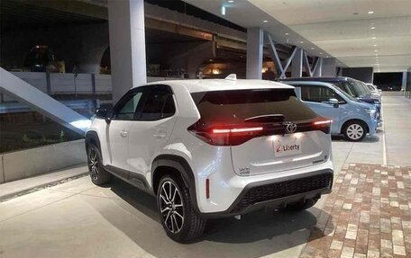 Toyota Yaris Cross, 2023 год, 1 793 000 рублей, 4 фотография