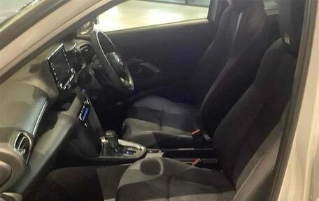 Toyota Yaris Cross, 2023 год, 1 793 000 рублей, 28 фотография