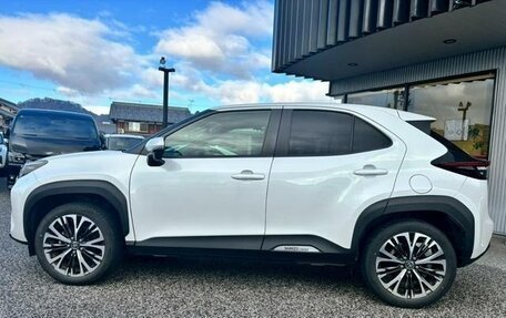 Toyota Yaris Cross, 2023 год, 1 855 000 рублей, 7 фотография