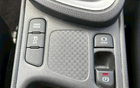 Toyota Yaris Cross, 2023 год, 1 855 000 рублей, 16 фотография