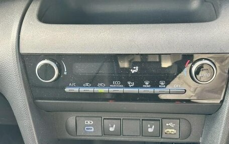 Toyota Yaris Cross, 2023 год, 1 855 000 рублей, 13 фотография