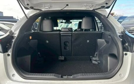 Toyota Yaris Cross, 2023 год, 1 855 000 рублей, 19 фотография