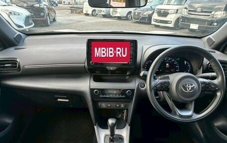 Toyota Yaris Cross, 2023 год, 1 855 000 рублей, 11 фотография