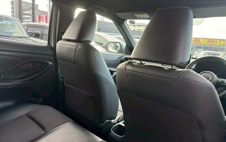 Toyota Yaris Cross, 2023 год, 1 855 000 рублей, 38 фотография